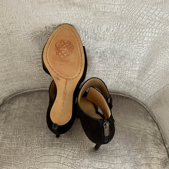 Vince Camuto black ankle strap sandals - Picture 6 of 6